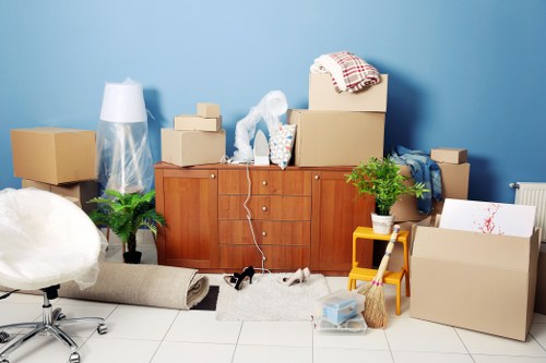Load-based and cubic-yard storage rate options for a small apartment move